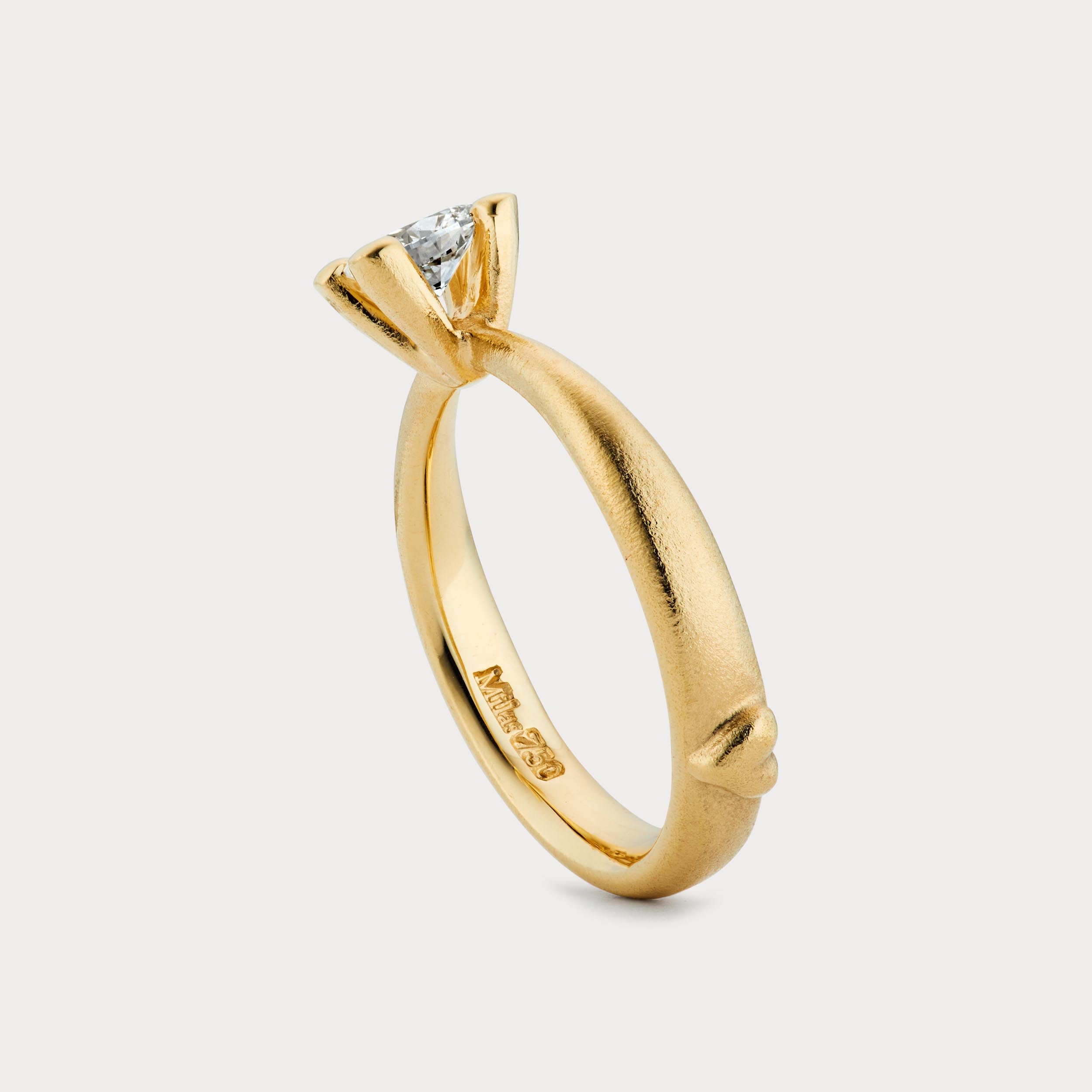Ring - &