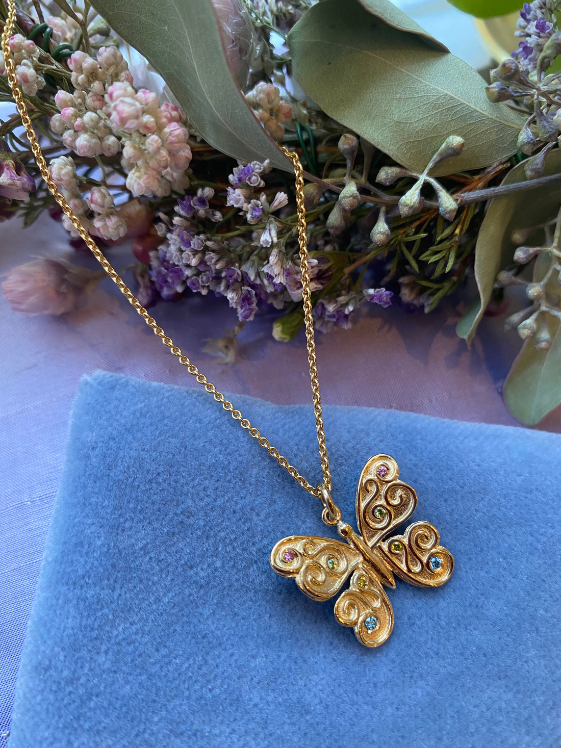 Kæde - Romance sommerfugl 18 kt guld