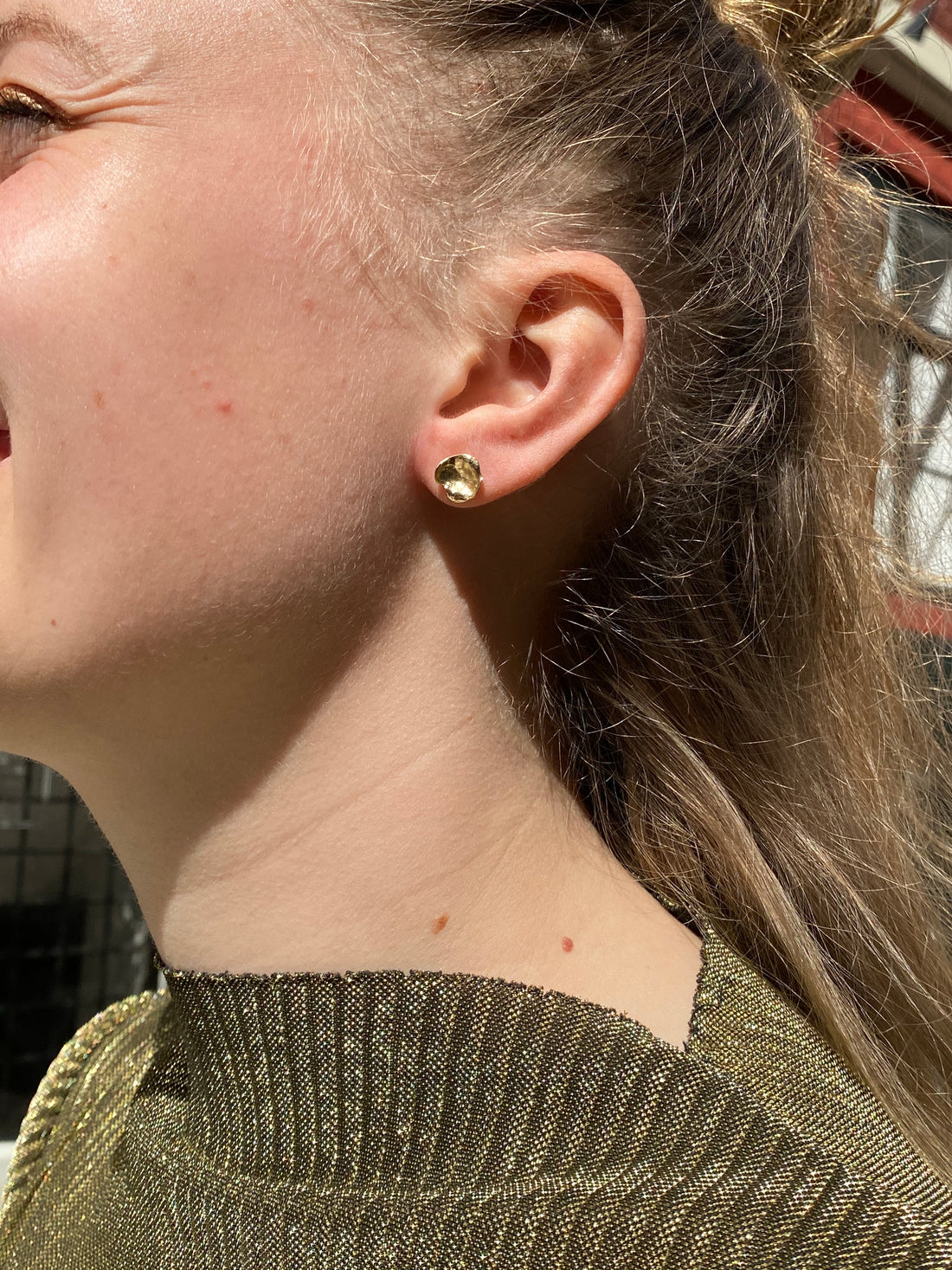 Ørestikker - Flakes 18 kt guld