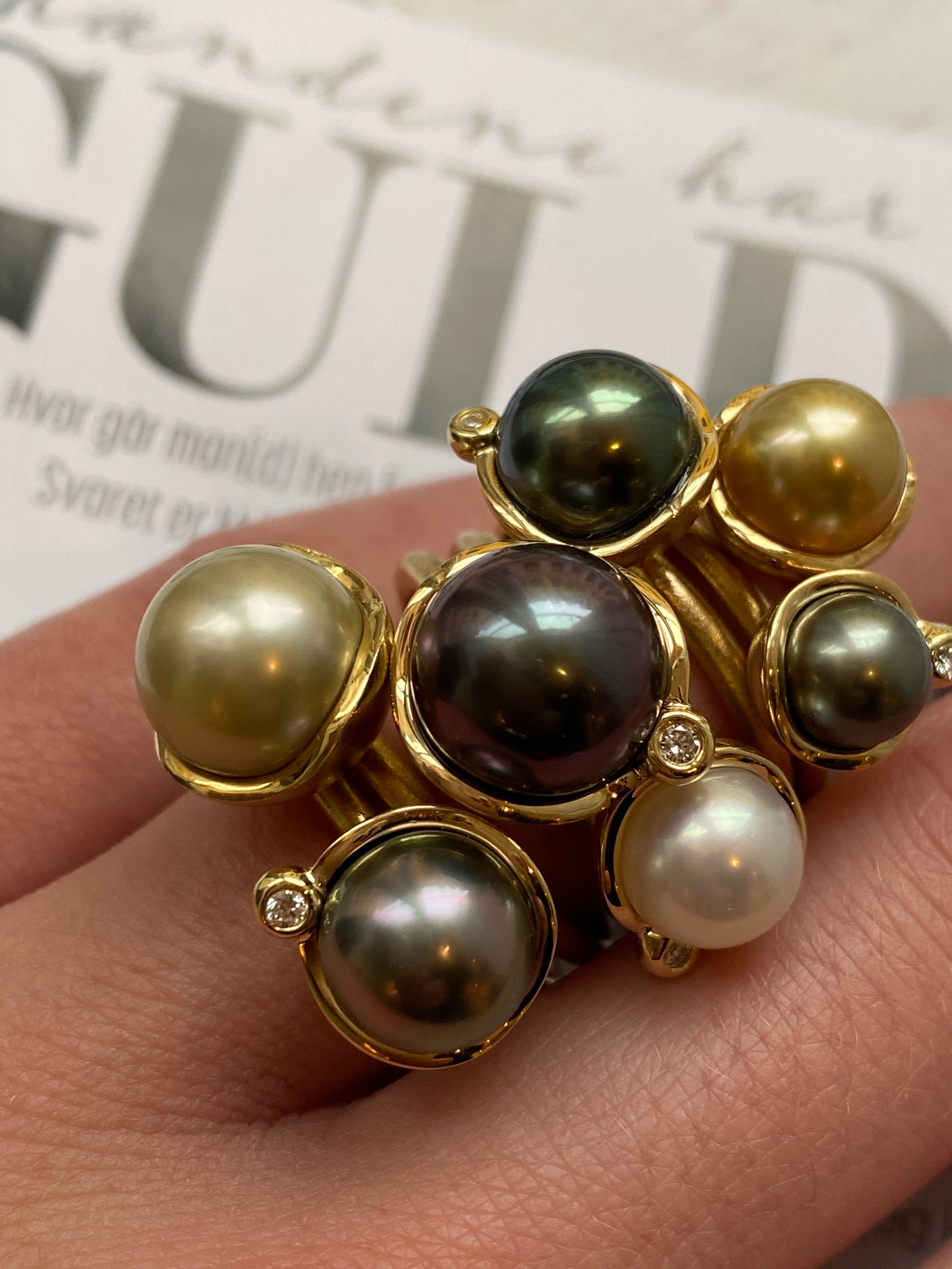 Samlering med perle og diamant