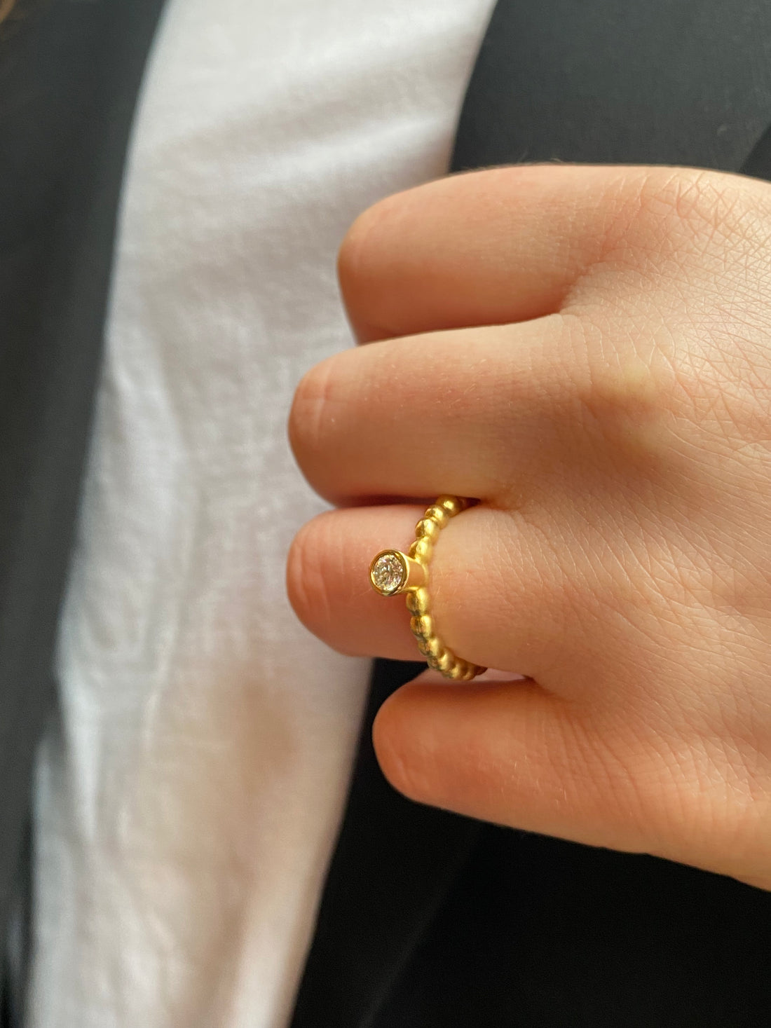 Ring - med kugletråd og diamant