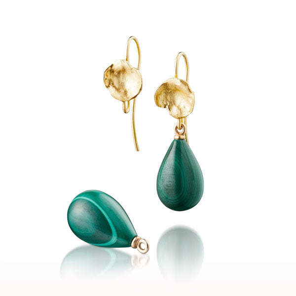 Ørebøjler med flakes og malakit