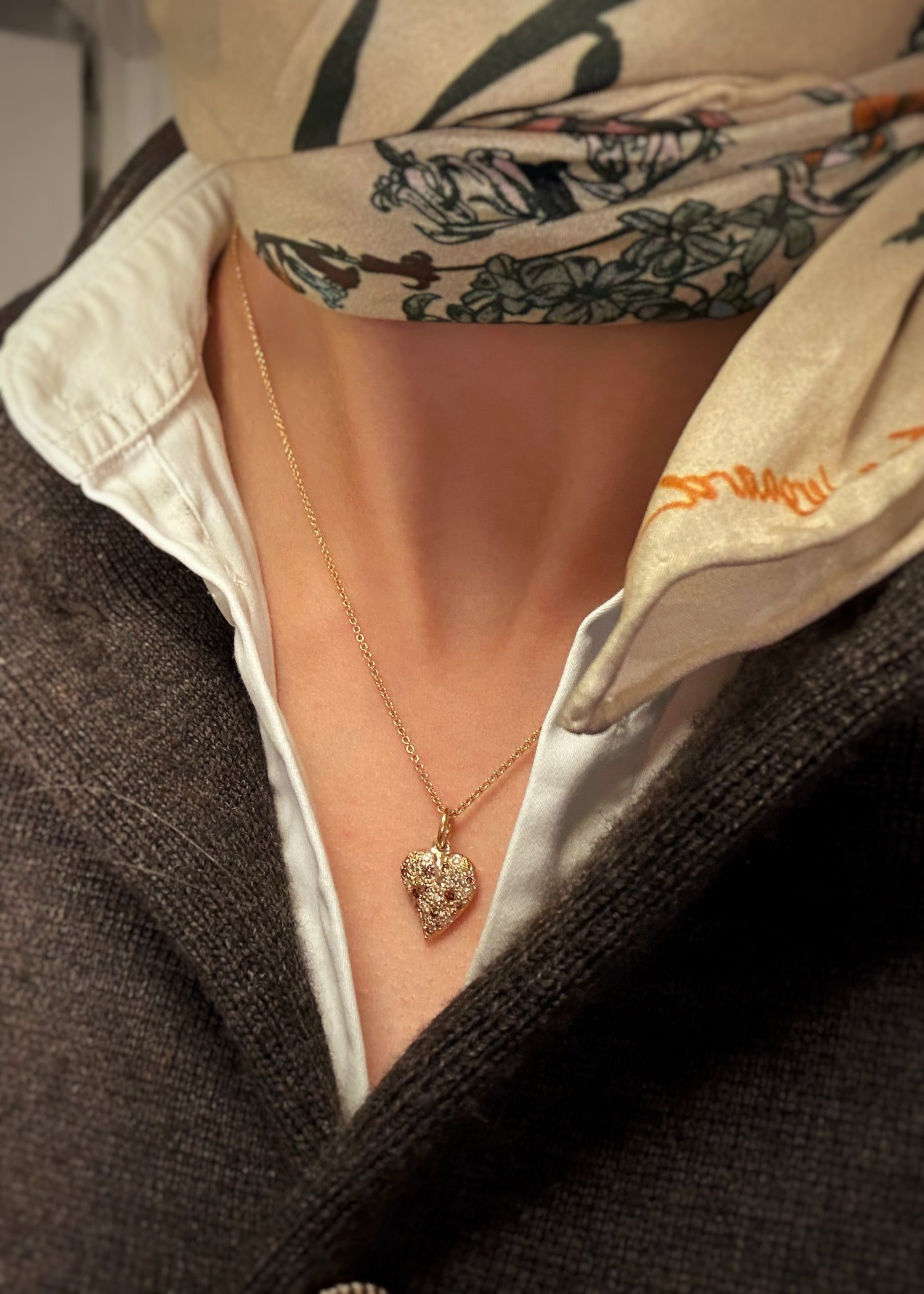 Hjertevedhæng - Paveret med gyldne diamanter