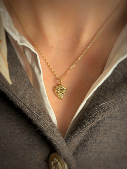 Hjertevedhæng - Paveret med gyldne diamanter