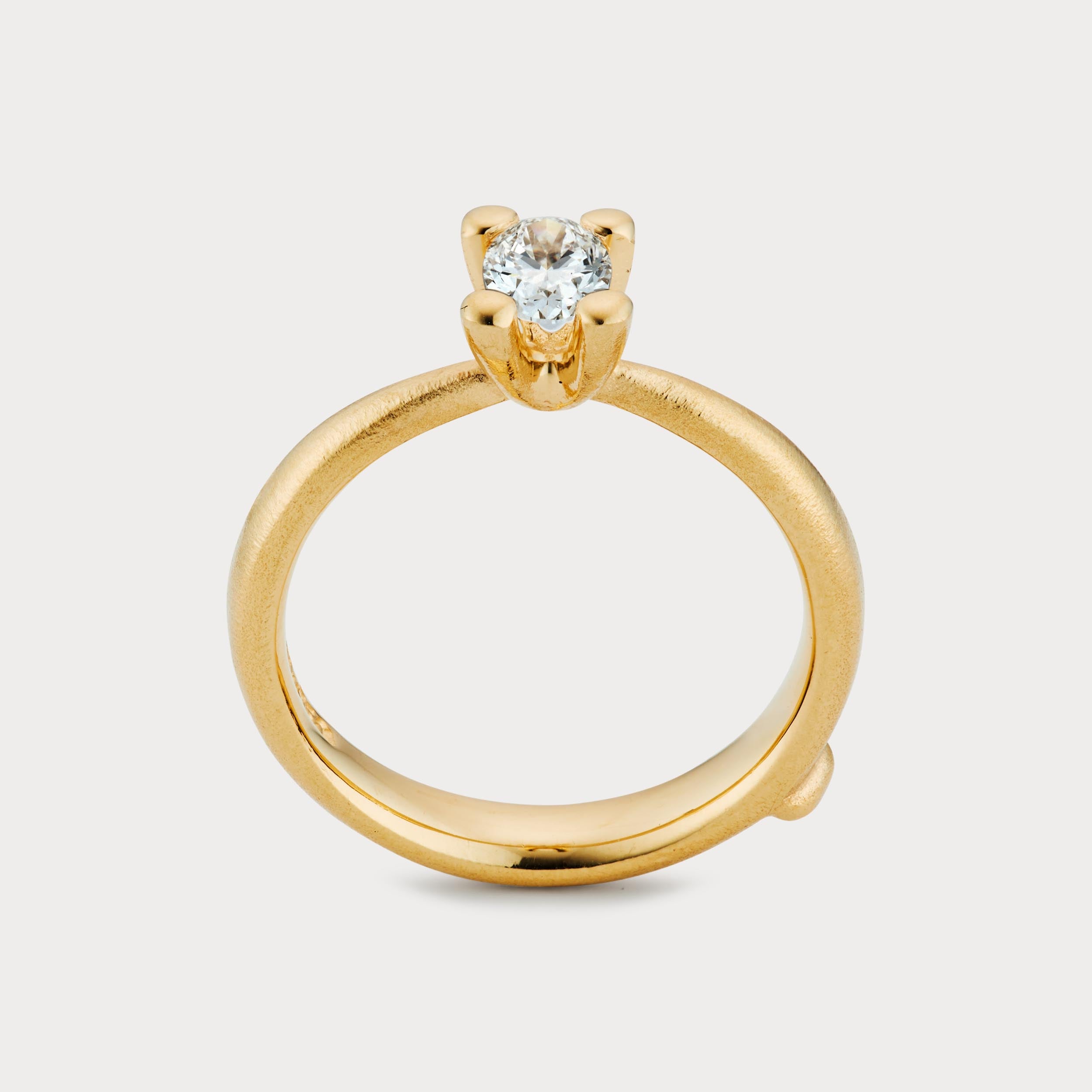 Ring - &
