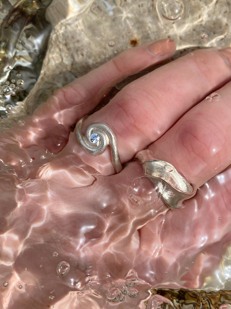 Ring - Balance sølv med safir