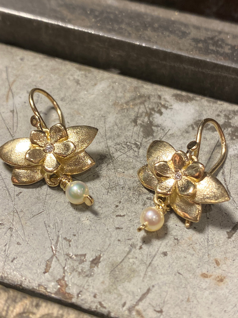 Øreringe - Klokkeblomst med akoya perler